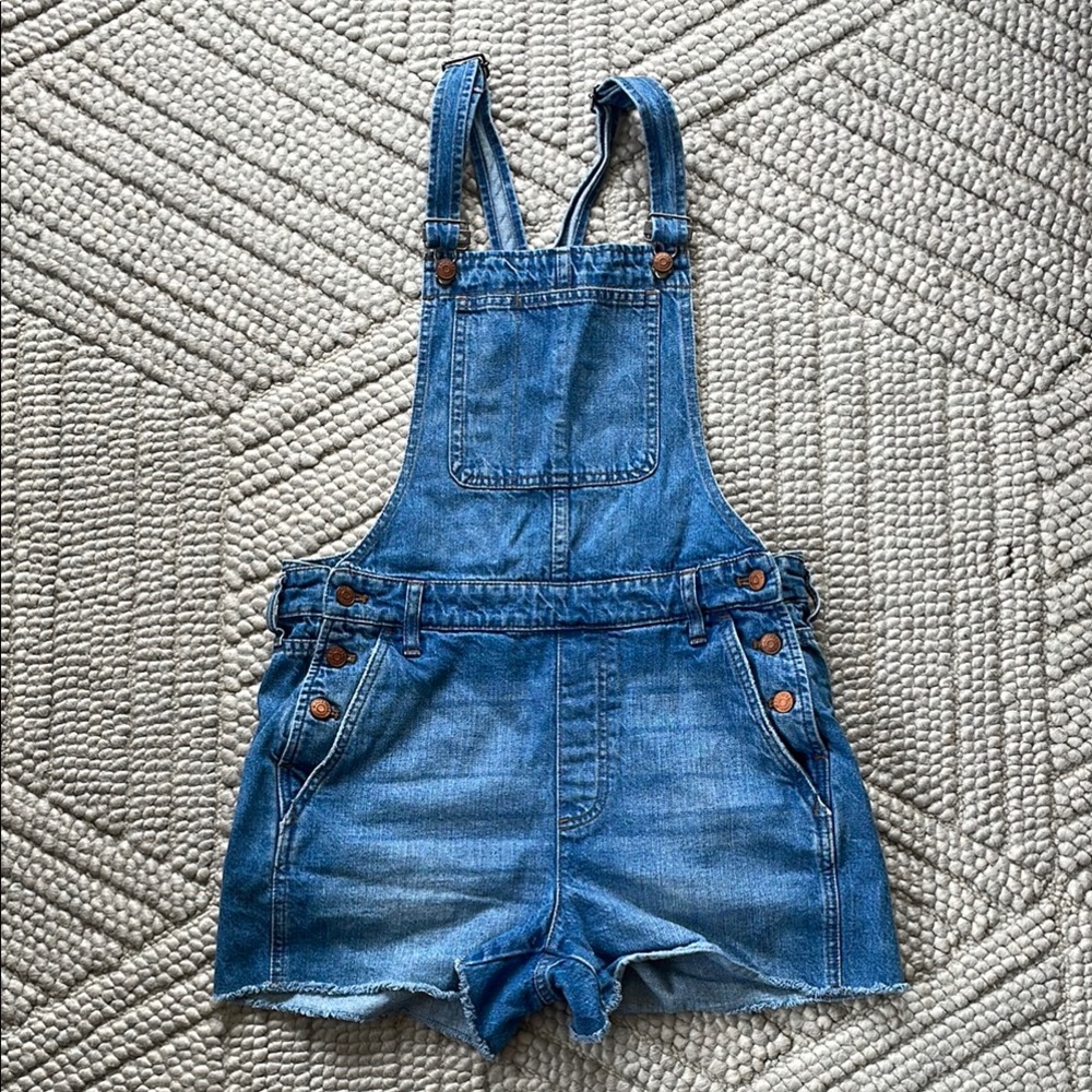 Madewell blue denim short overalls - size medium